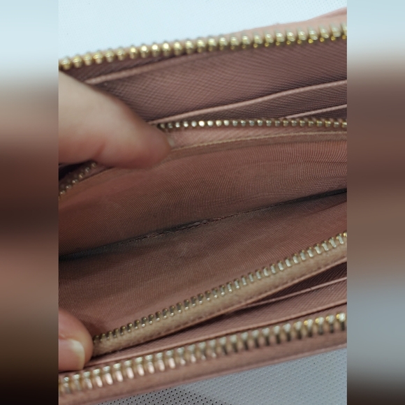 PRADA long leather Saffiano Pink wallet excelent conditions - Re-furneshed - Picture 8 of 16